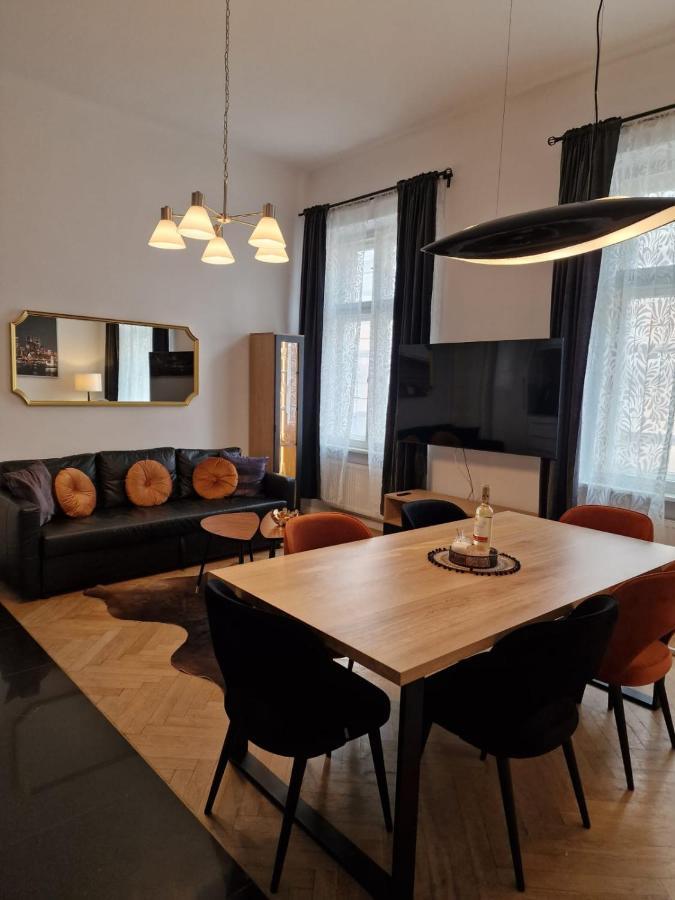 Golden Pearl - Main Square, 100 Sqm, 4 Rooms Cracovia Exterior foto